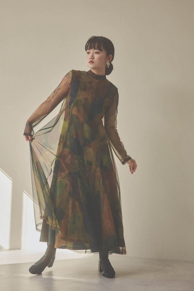 カーキのアートシアードレス