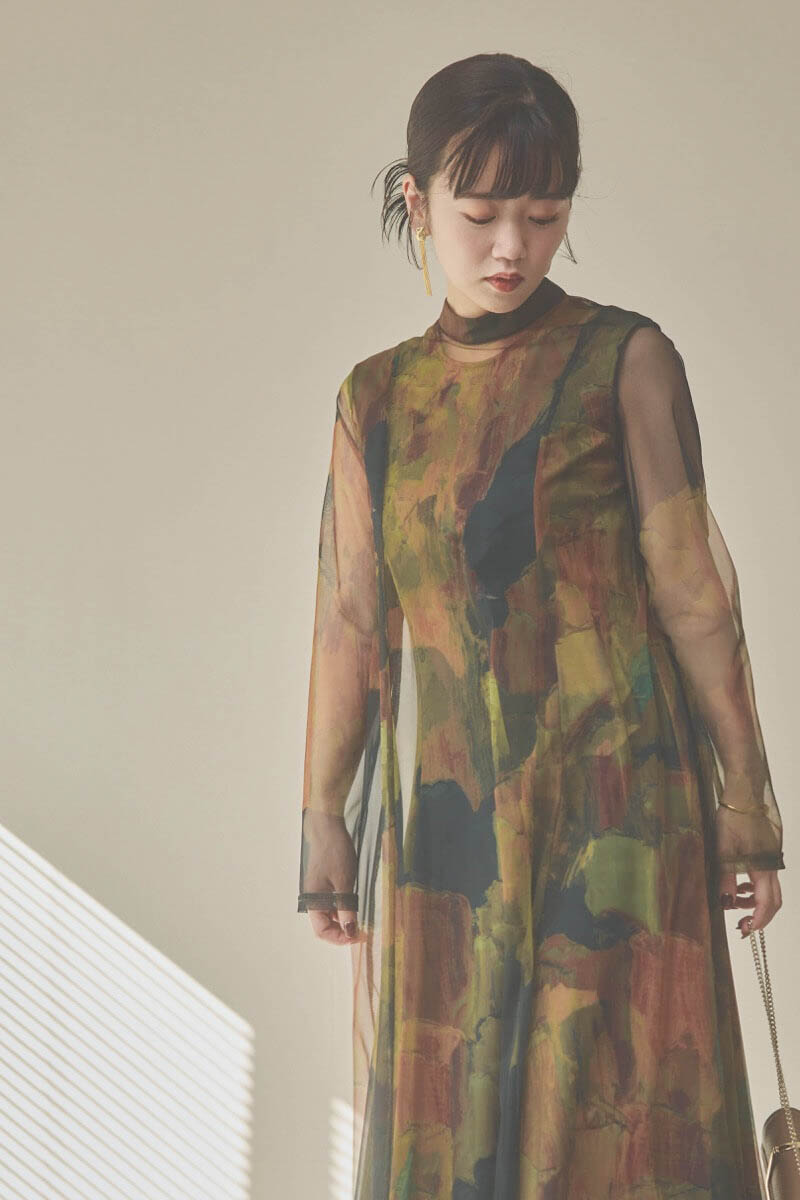 カーキのアートシアードレス