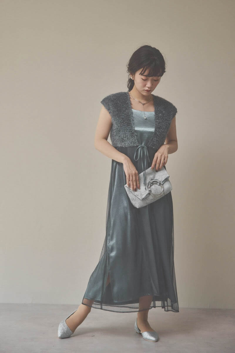 グレーの2wayエプロンドレス