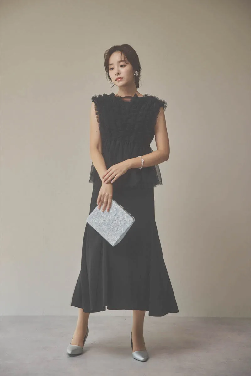 ブラックのフリルチュールマーメイドドレス