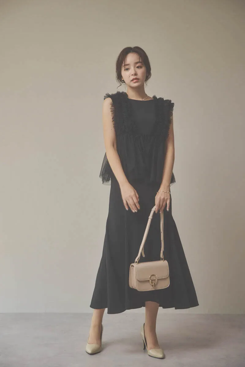 ブラックのフリルチュールマーメイドドレス