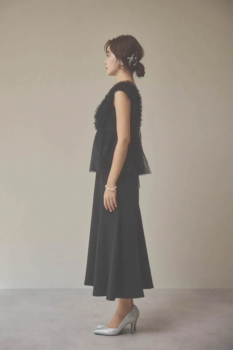 ブラックのフリルチュールマーメイドドレス