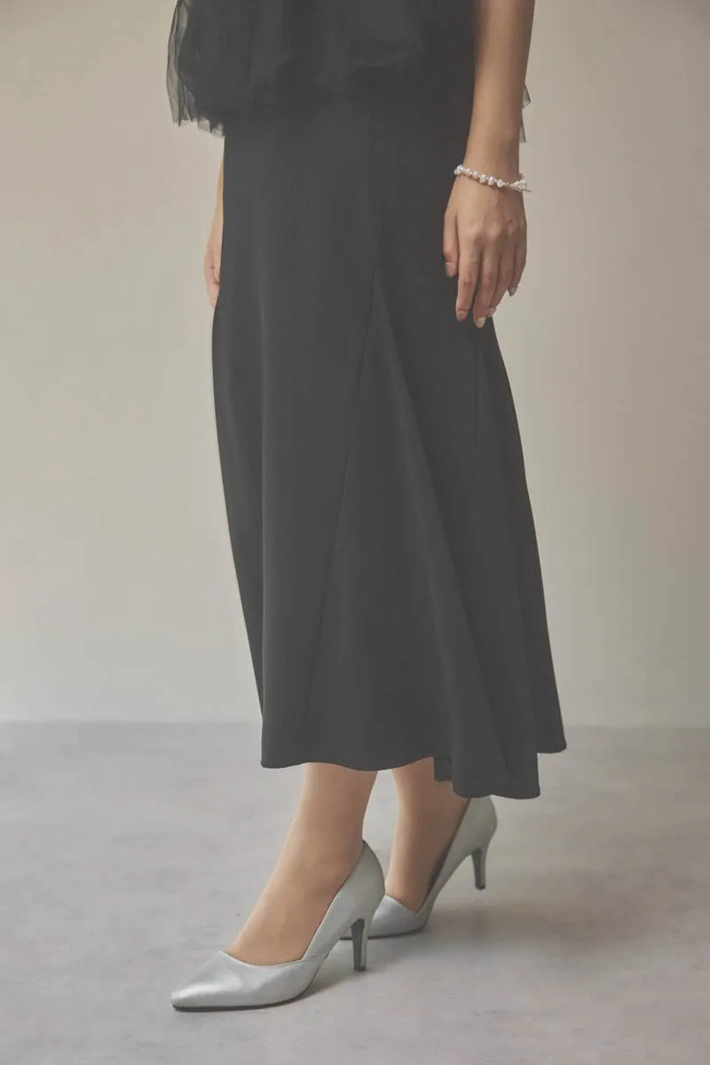 ブラックのフリルチュールマーメイドドレス