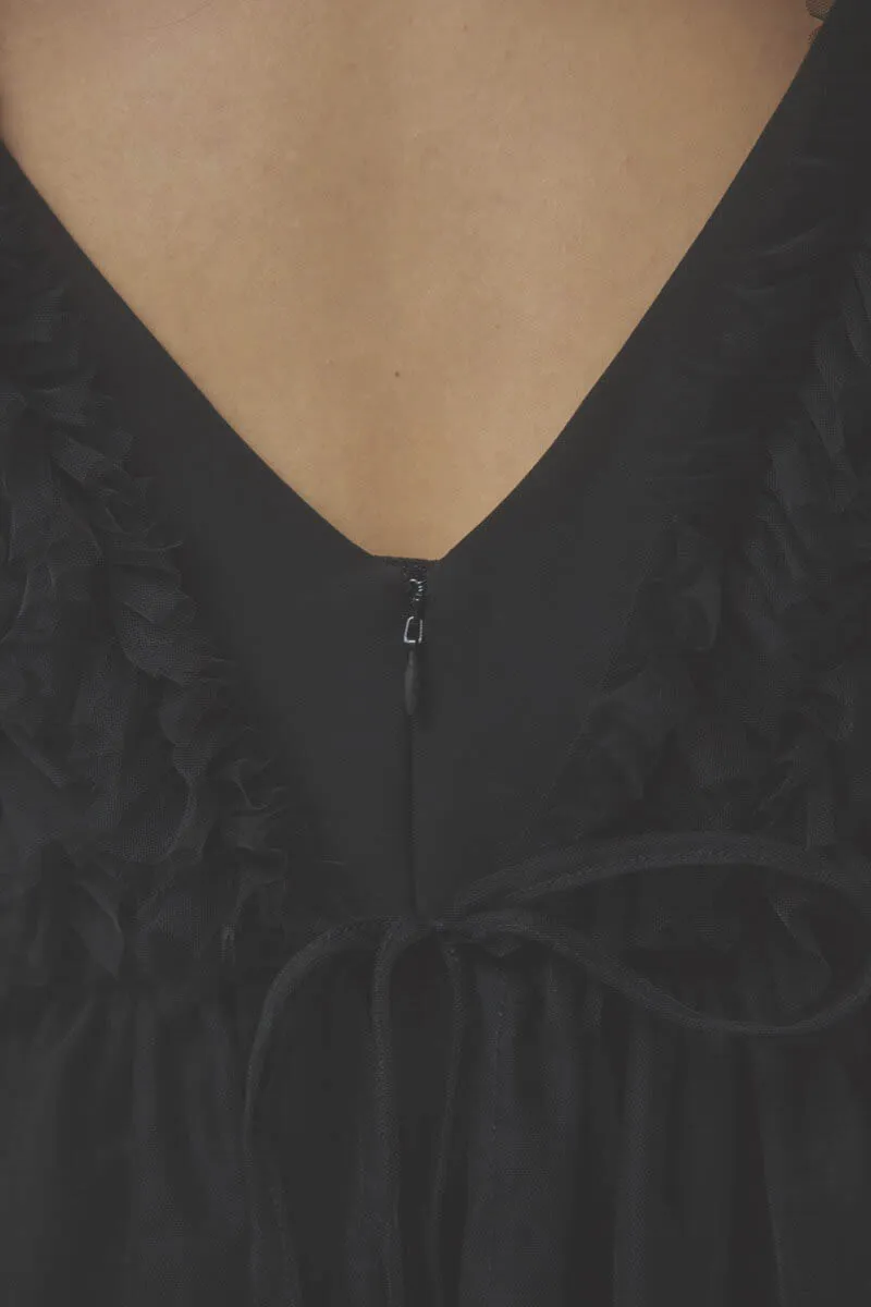 ブラックのフリルチュールマーメイドドレス
