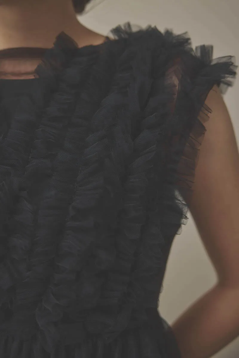 ブラックのフリルチュールマーメイドドレス