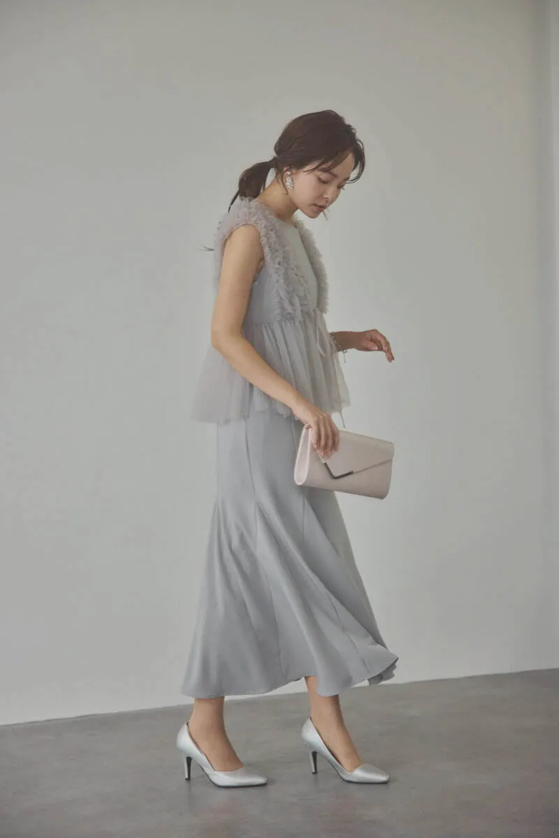 グレーのフリルチュールマーメイドドレス