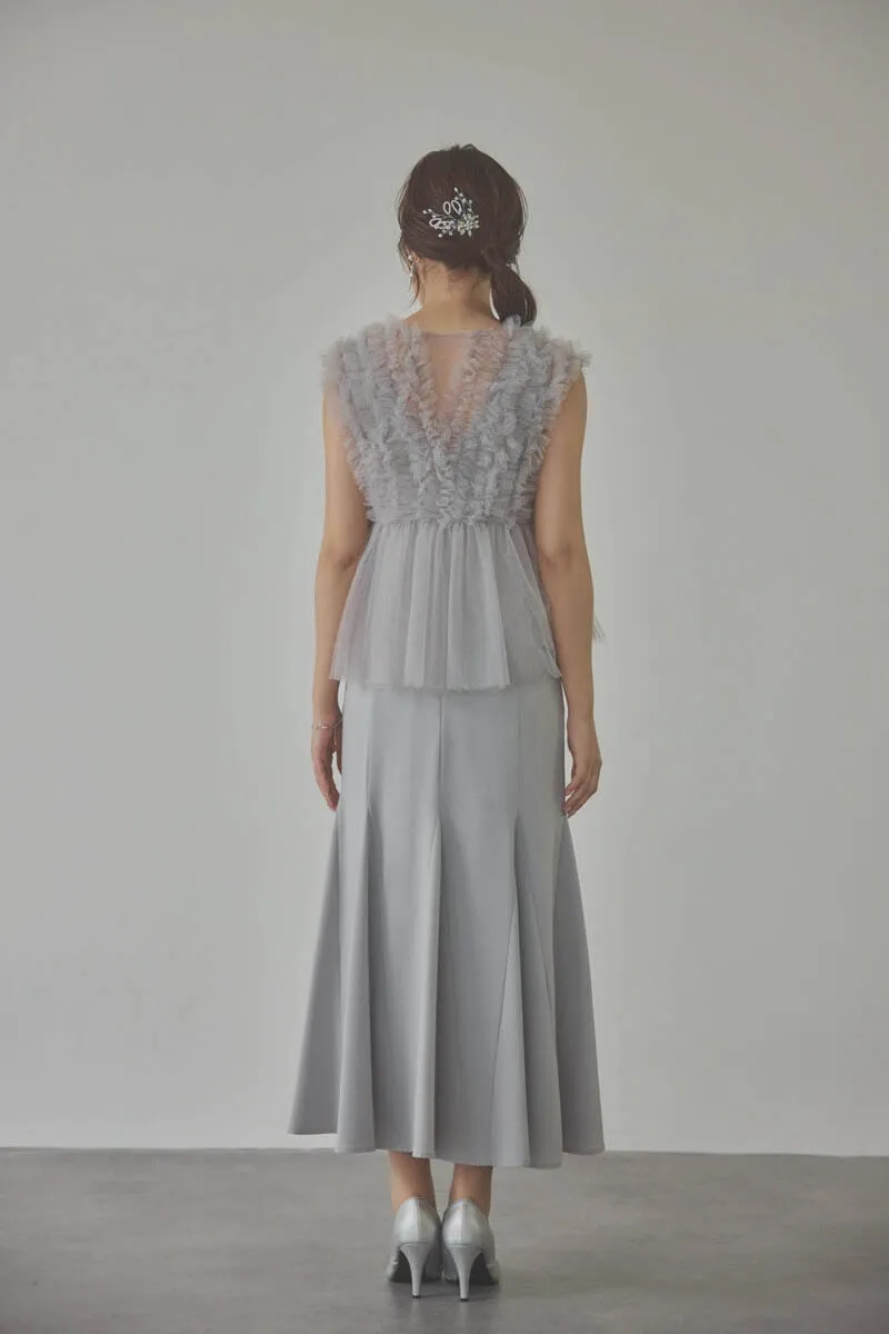 グレーのフリルチュールマーメイドドレス