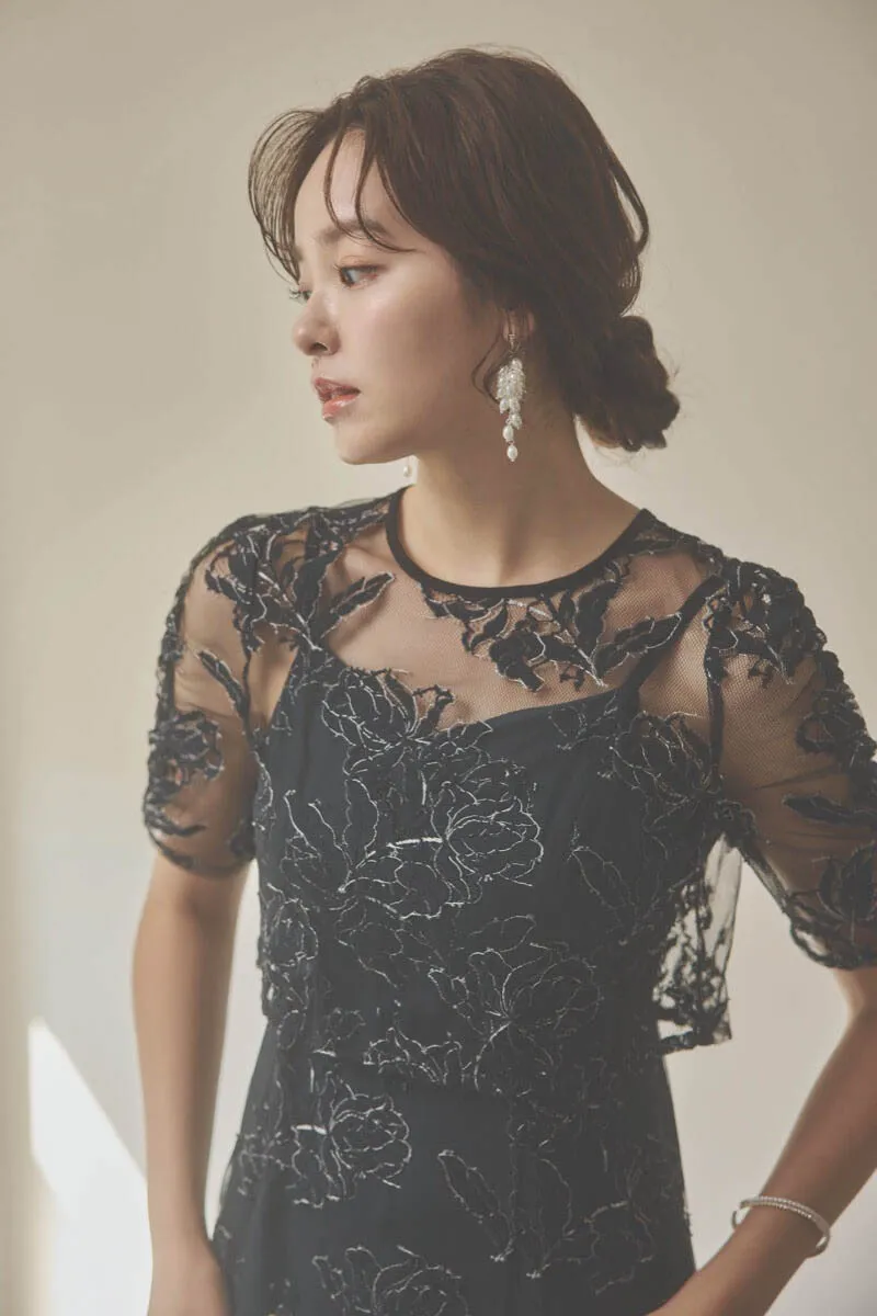 ブラックのローズレースレイヤードドレス