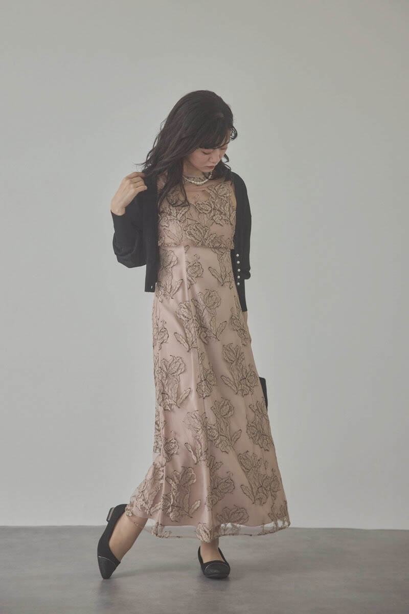 ダスティピンクのローズレースレイヤードドレス