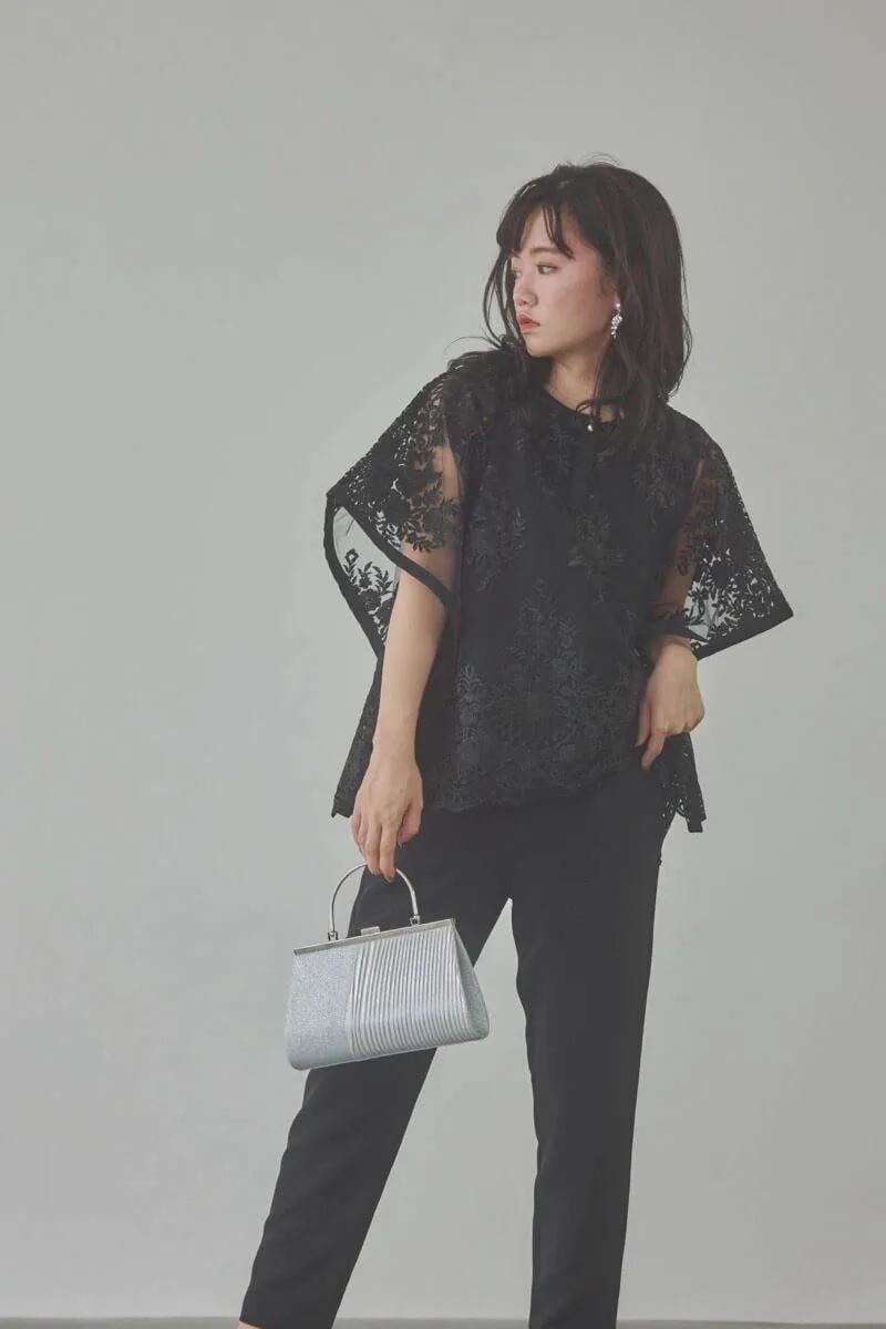 ブラックのバタフライスリーブパンツドレス