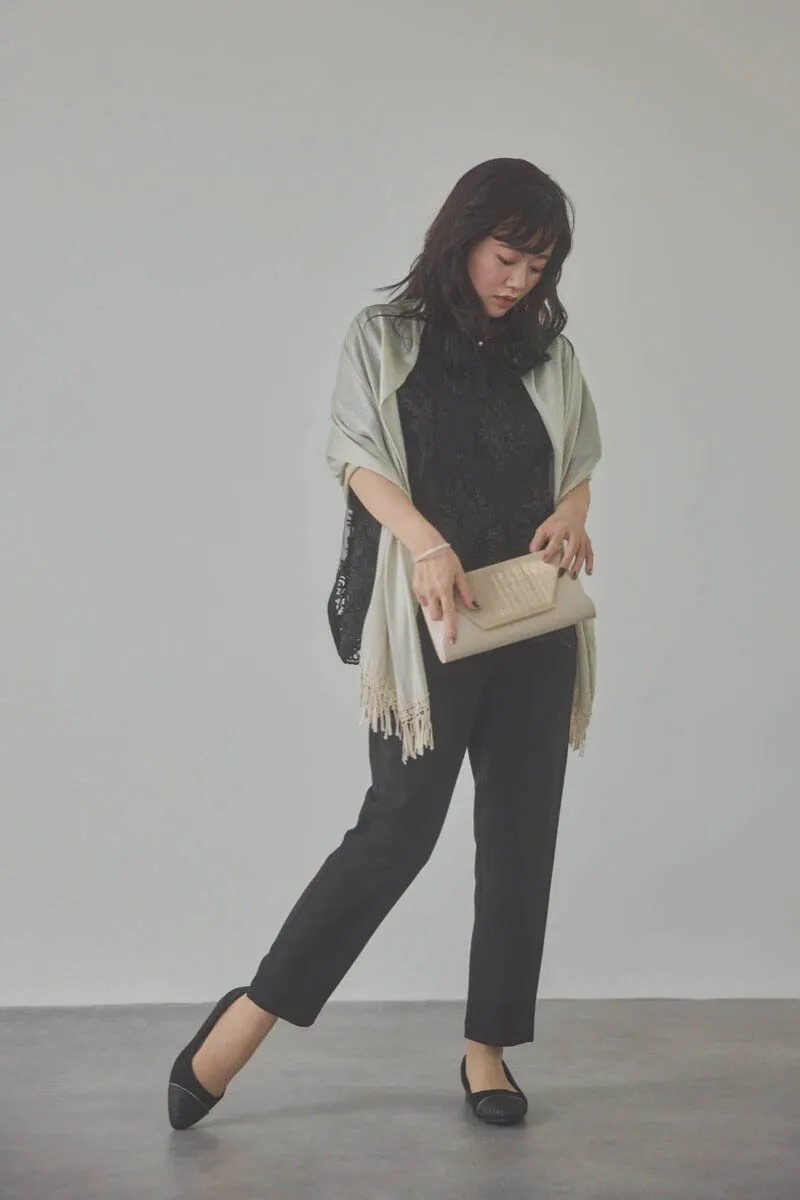 ブラックのバタフライスリーブパンツドレス