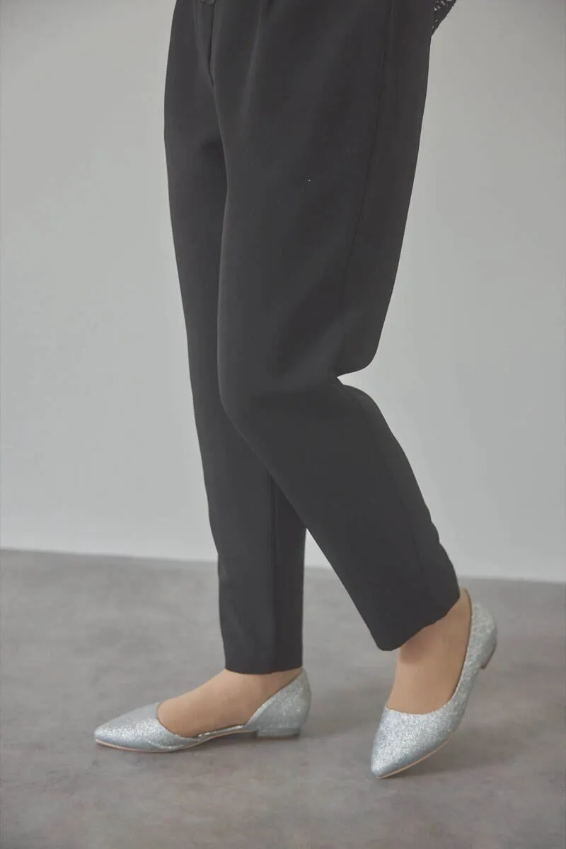 ブラックのバタフライスリーブパンツドレス