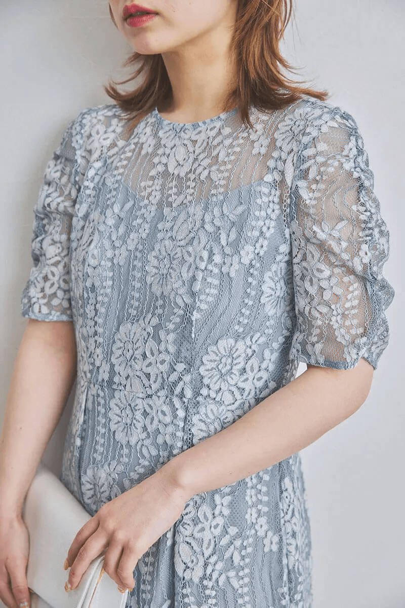 ミントグレーの配色レースエプロンドレス