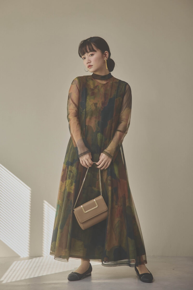 カーキのアートシアードレス