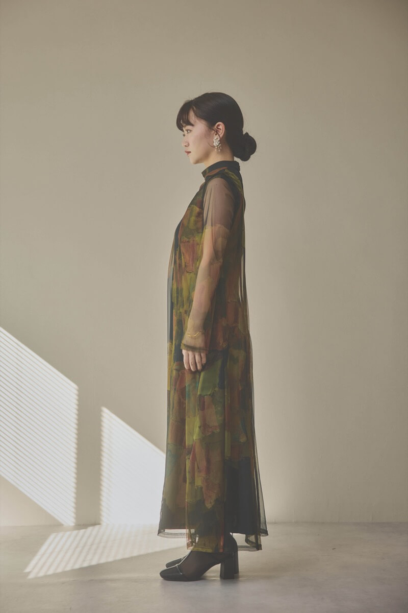 カーキのアートシアードレス