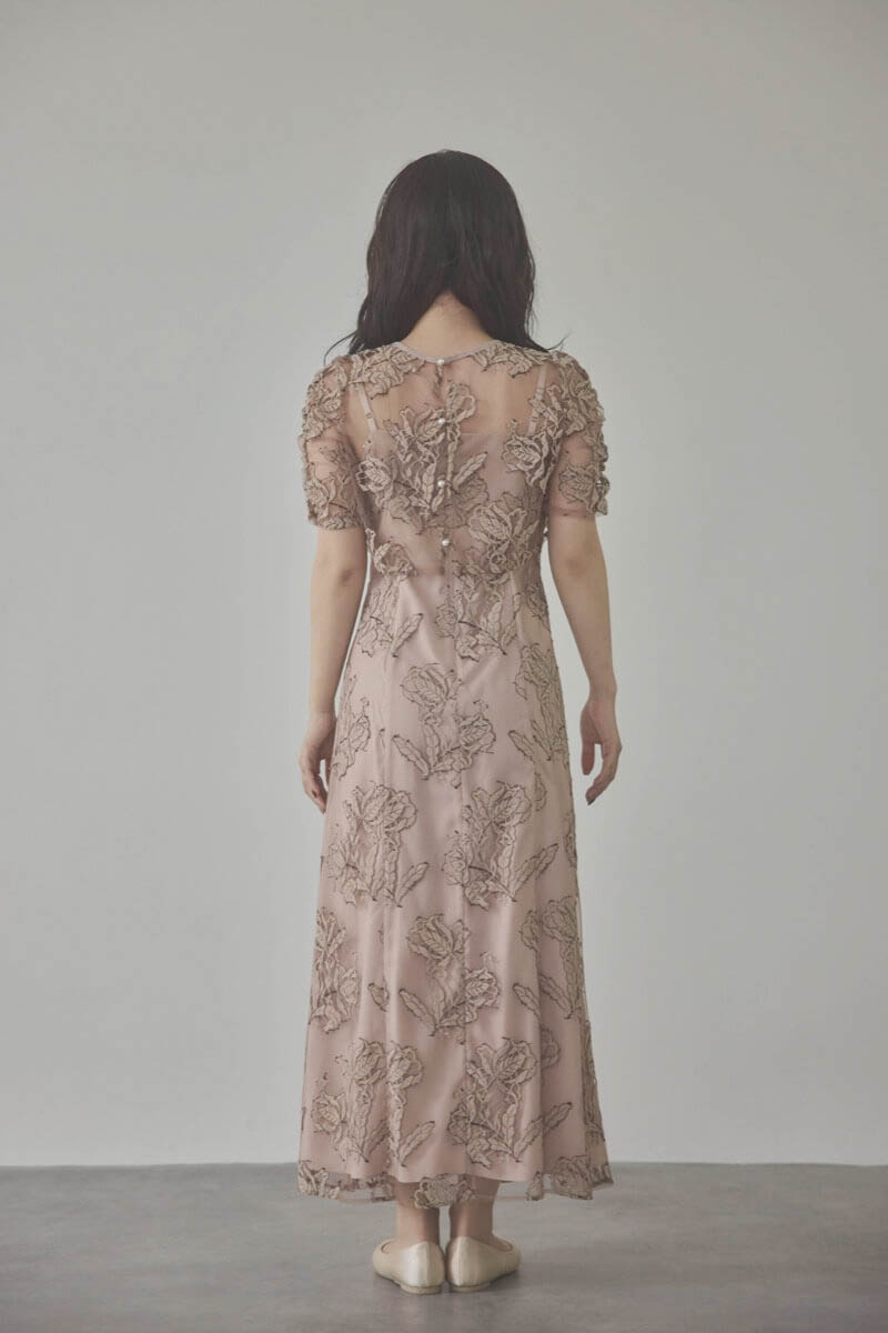 ダスティピンクのローズレースレイヤードドレス