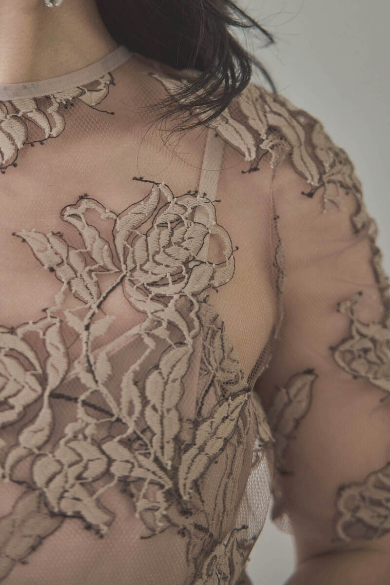 ダスティピンクのローズレースレイヤードドレス