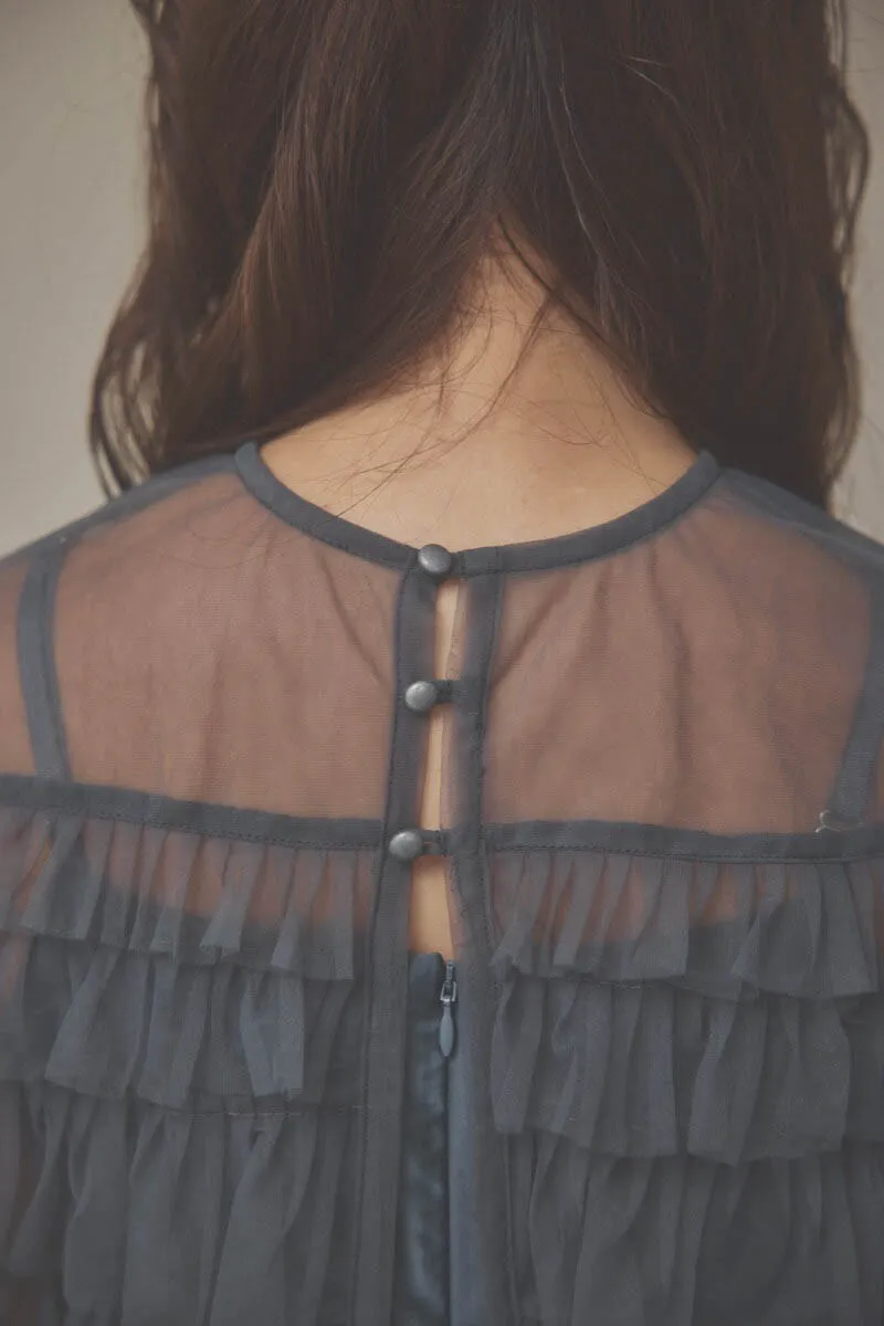 グレーのフリルケープブラウスセットドレス