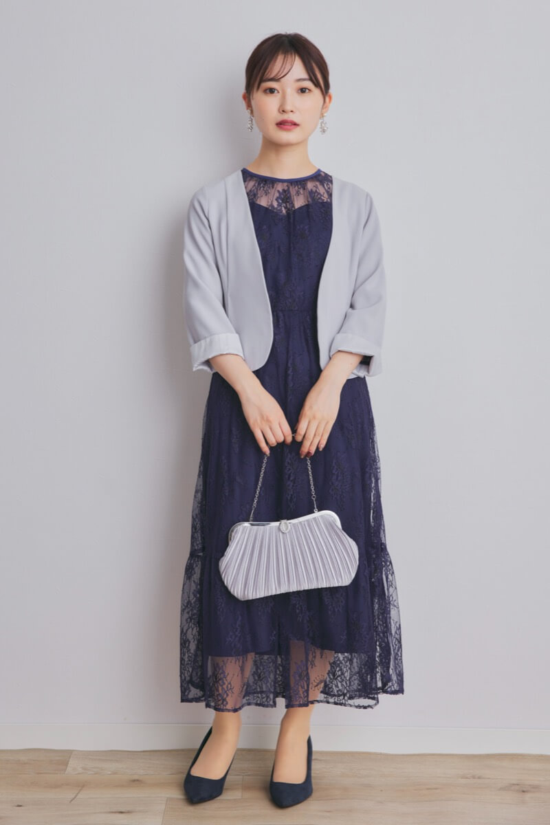 ネイビーのオールレース配色ドレス