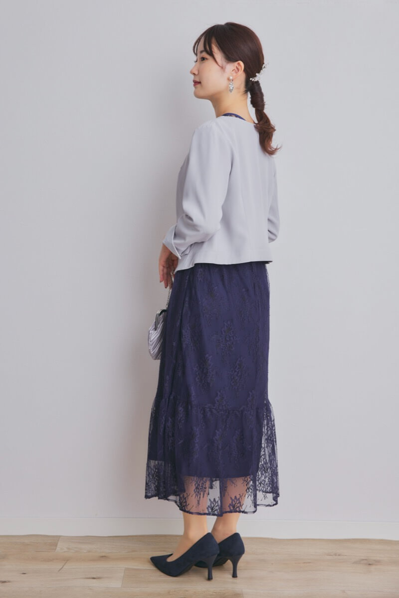 ネイビーのオールレース配色ドレス