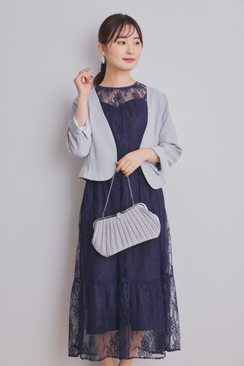 ネイビーのオールレース配色ドレス
