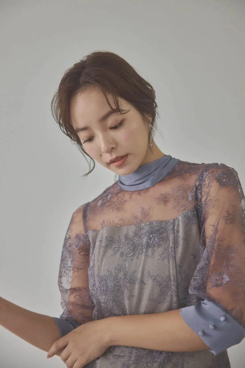 パープルのシャイニーレースリボンドレス