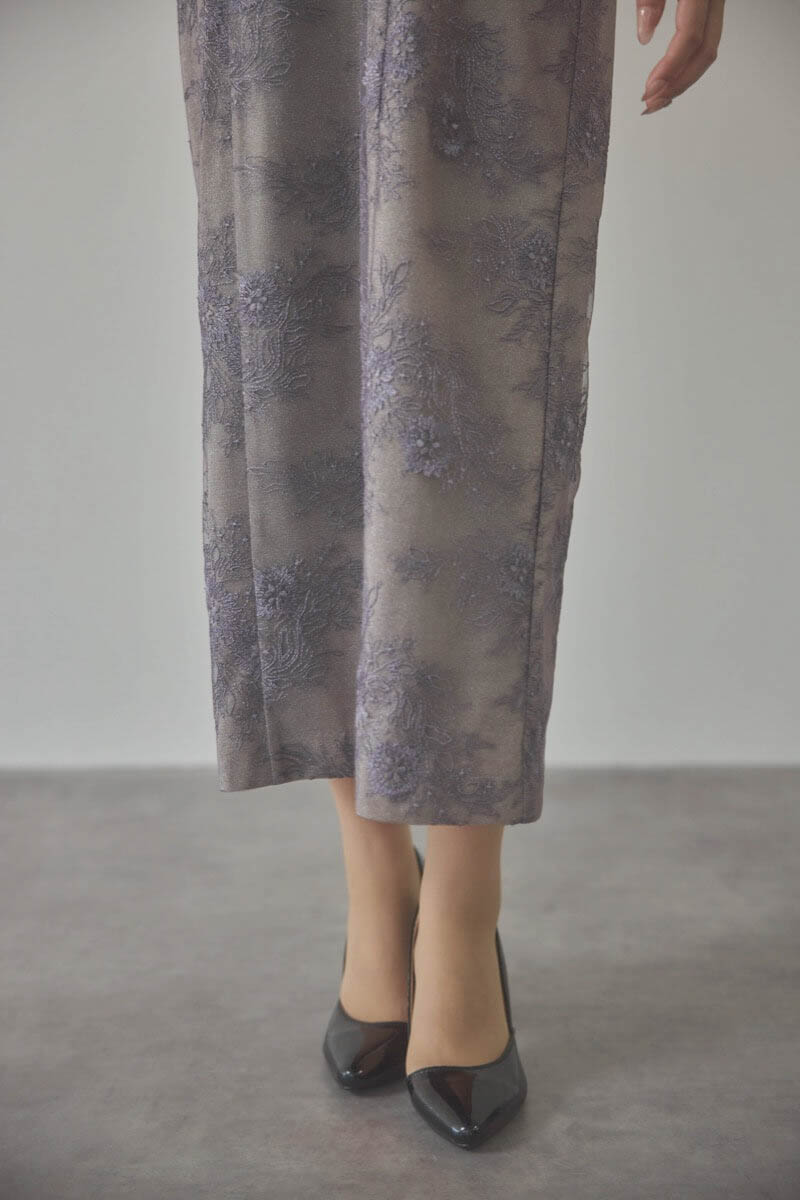 パープルのシャイニーレースリボンドレス