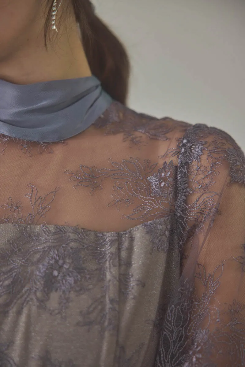 パープルのシャイニーレースリボンドレス