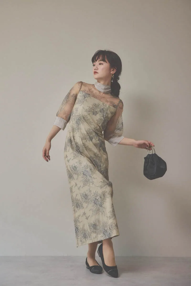 ベージュのシャイニーレースリボンドレス