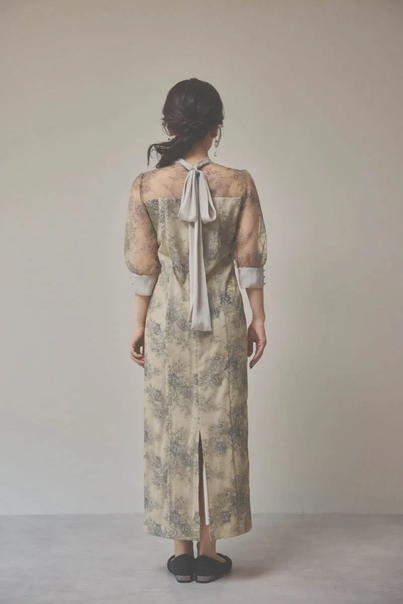 ベージュのシャイニーレースリボンドレス