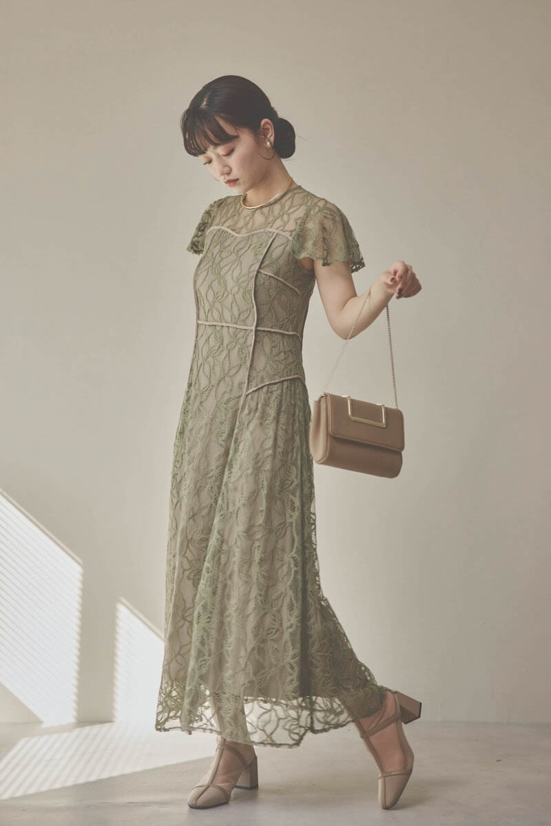 カーキのパイピングビスチェレースドレス