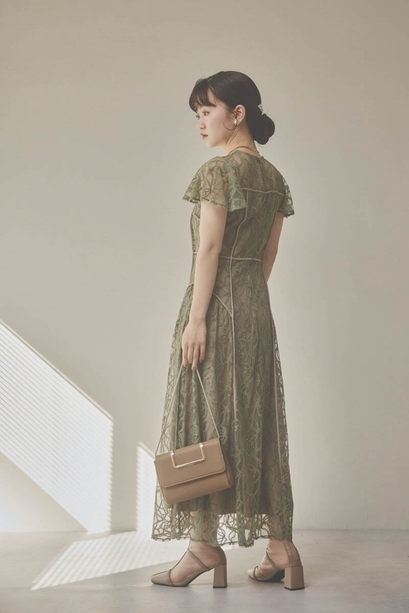 カーキのパイピングビスチェレースドレス