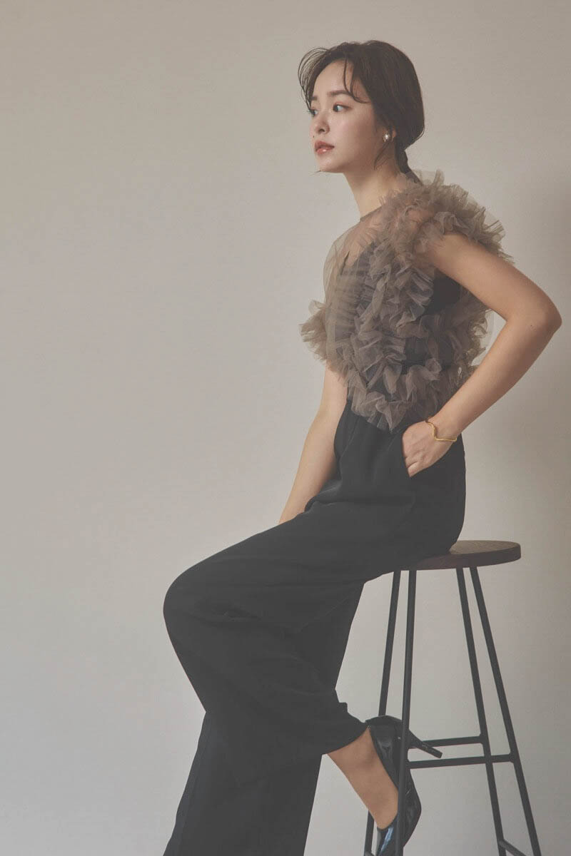 ブラックのチュールドッキングコンビネゾン