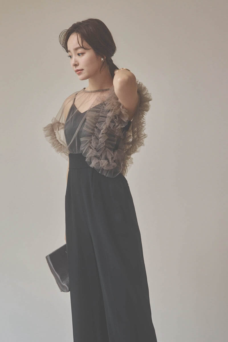 ブラックのチュールドッキングコンビネゾン