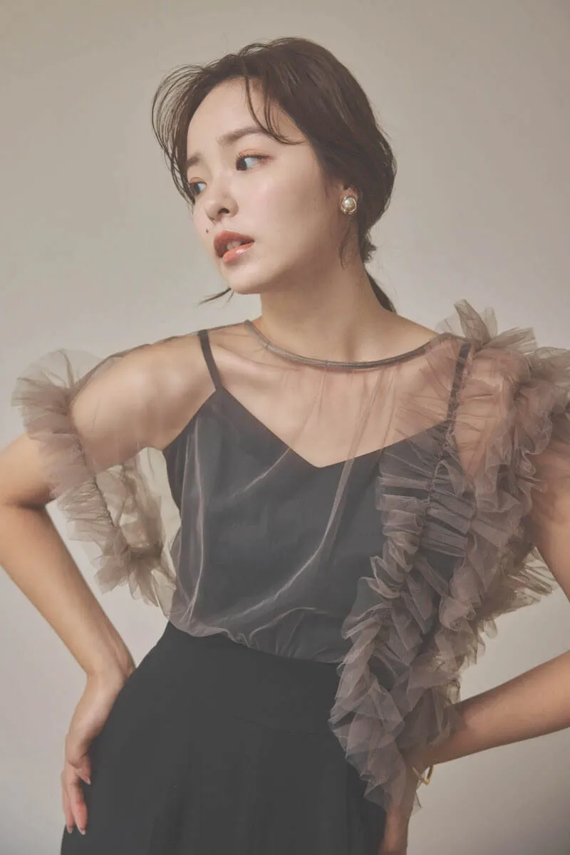 ブラックのチュールドッキングコンビネゾン