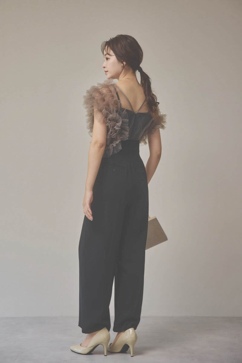 ブラックのチュールドッキングコンビネゾン