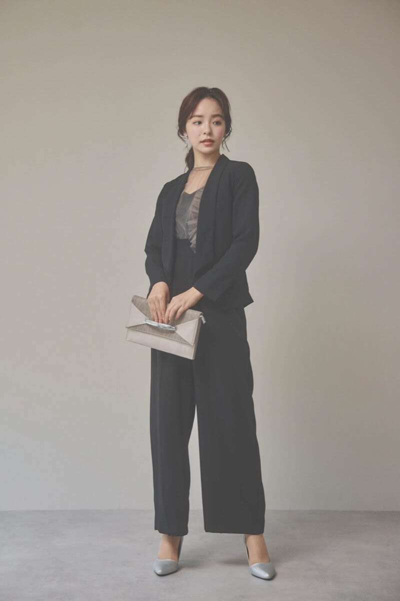 ブラックのチュールドッキングコンビネゾン