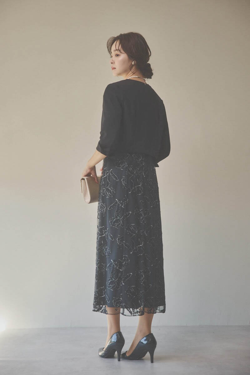 ブラックのローズレースレイヤードドレス