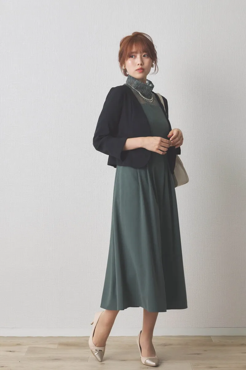 グリーンのハイネック切替レースドレス