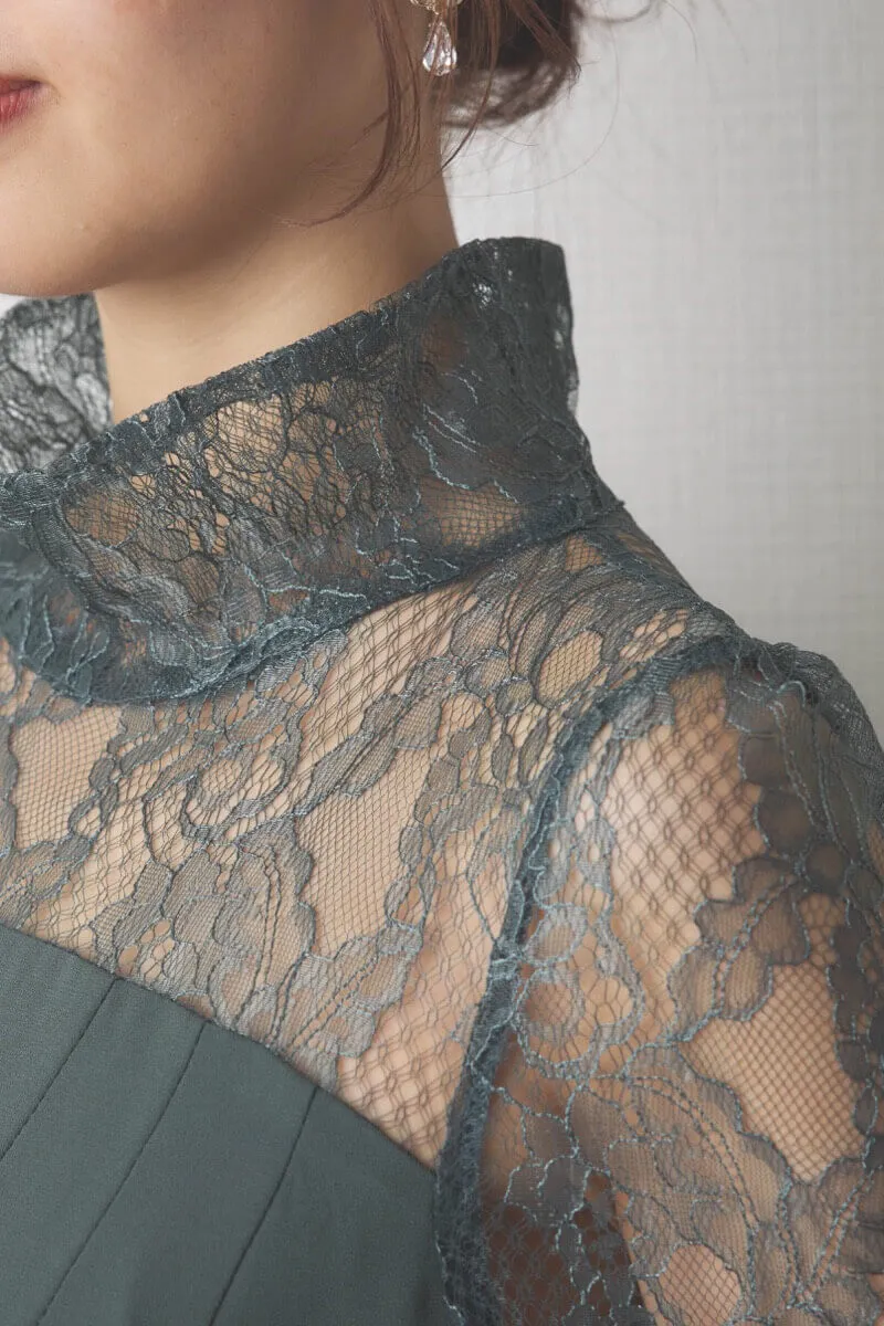 グリーンのハイネック切替レースドレス