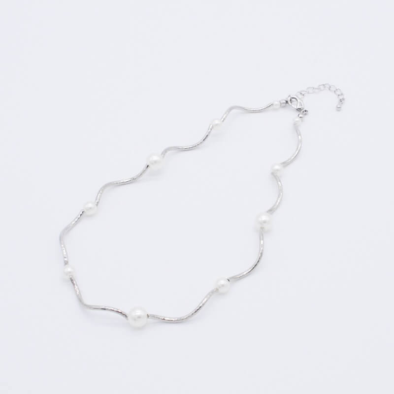 パール×メタルのウェーブネックレス(シルバー)