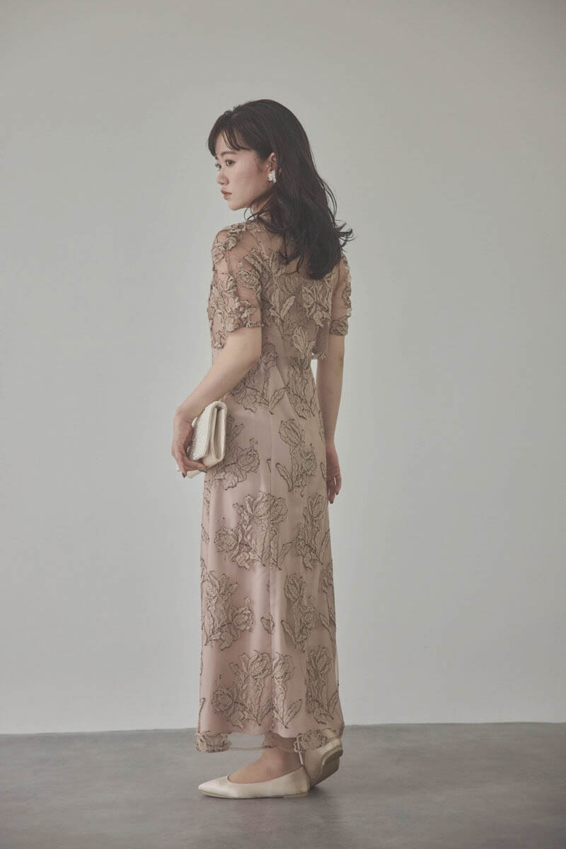 ダスティピンクのローズレースレイヤードドレス