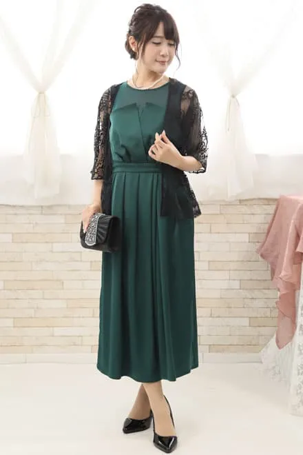 ブラックのチュールレースの花柄ボレロ