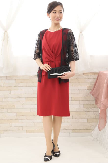 ブラックのチュールレースの花柄ボレロ