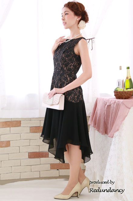 ブラックレースのアシンメトリー切替ドレス