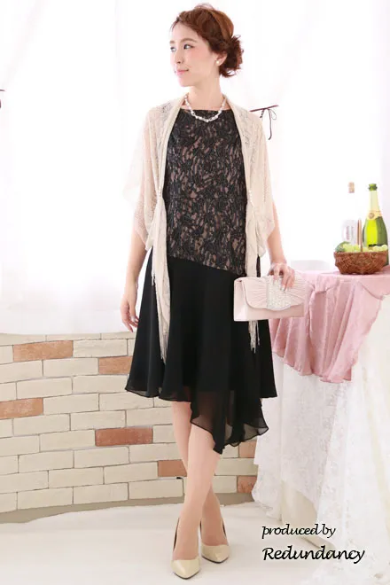 ブラックレースのアシンメトリー切替ドレス