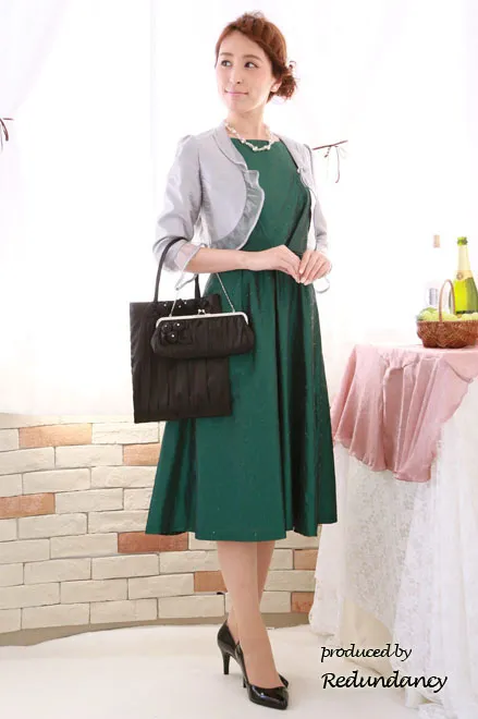 ダークグリーンのボートネッククラシカルロングドレス