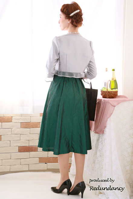 ダークグリーンのボートネッククラシカルロングドレス