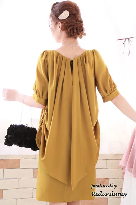 マスタードイエローのバルーンスリーブマタニティドレス