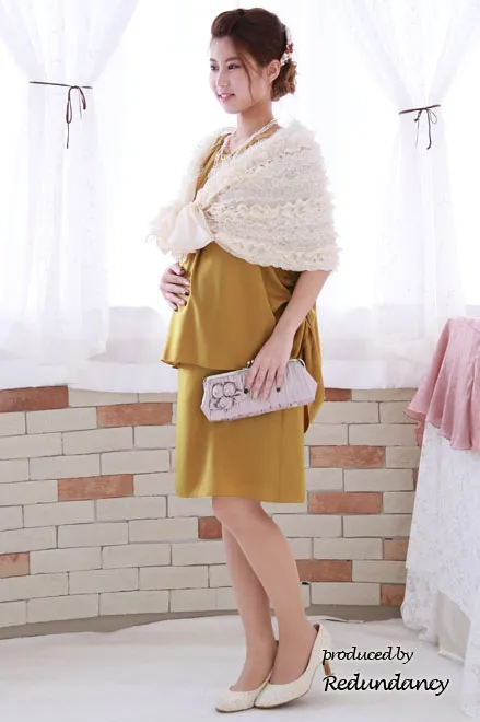 マスタードイエローのバルーンスリーブマタニティドレス